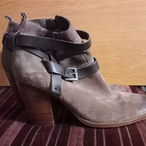 Ivanka Trump boots